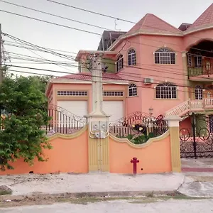 https://rush-ironshore-deluxe-villa.comcaribbean.com